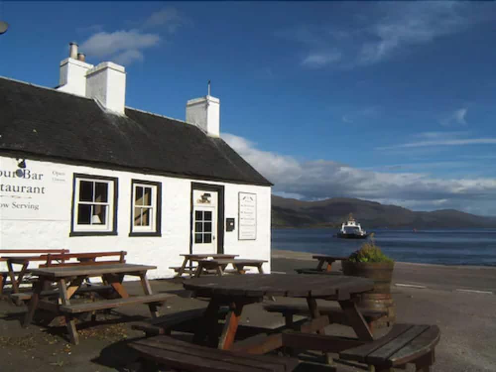 At Ardgour 3* Onich