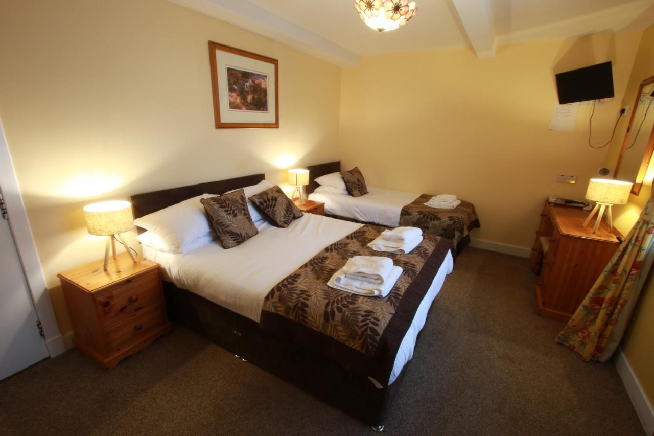 At Ardgour 3* Onich