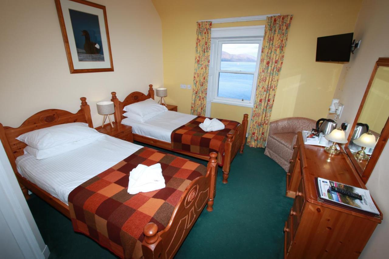 At Ardgour 3* Onich