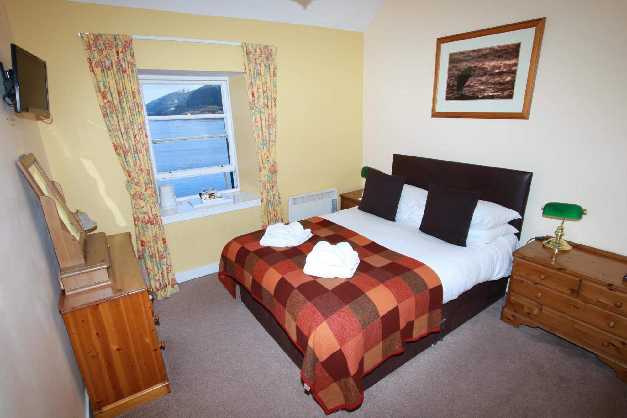 At Ardgour 3* Onich